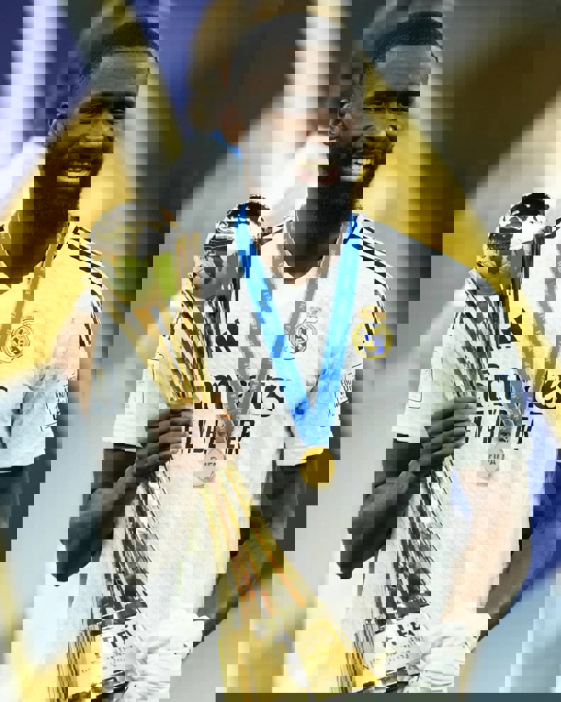 2127425