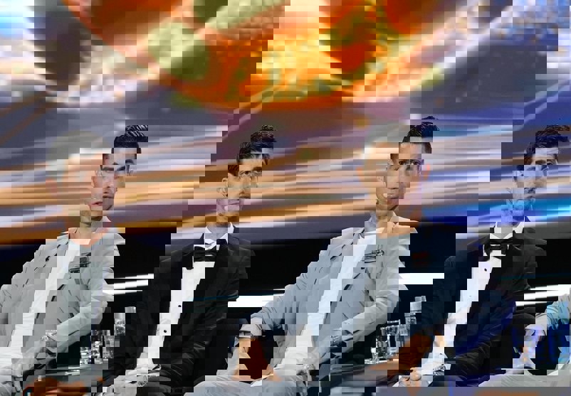 2127564