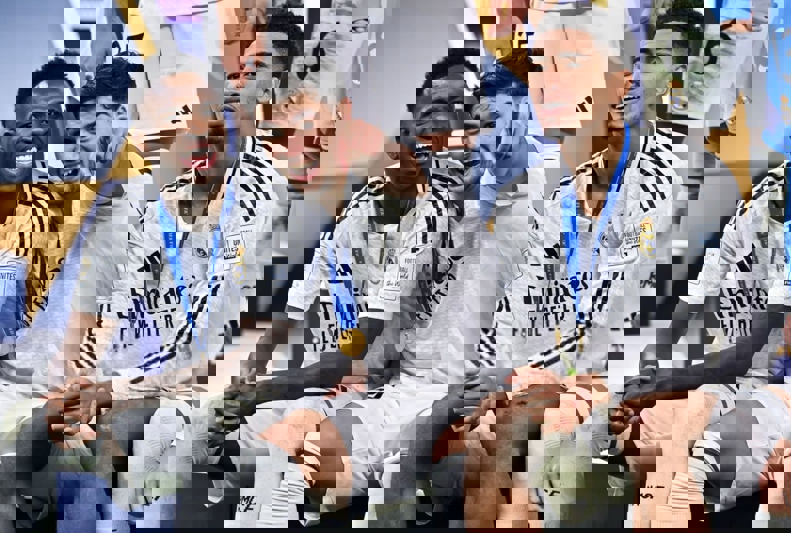 2127547