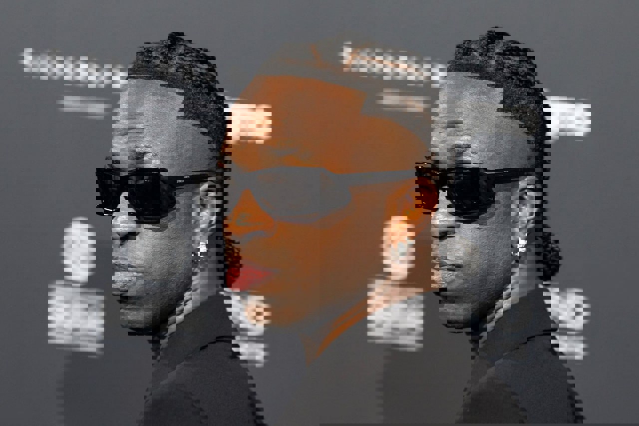 2128302