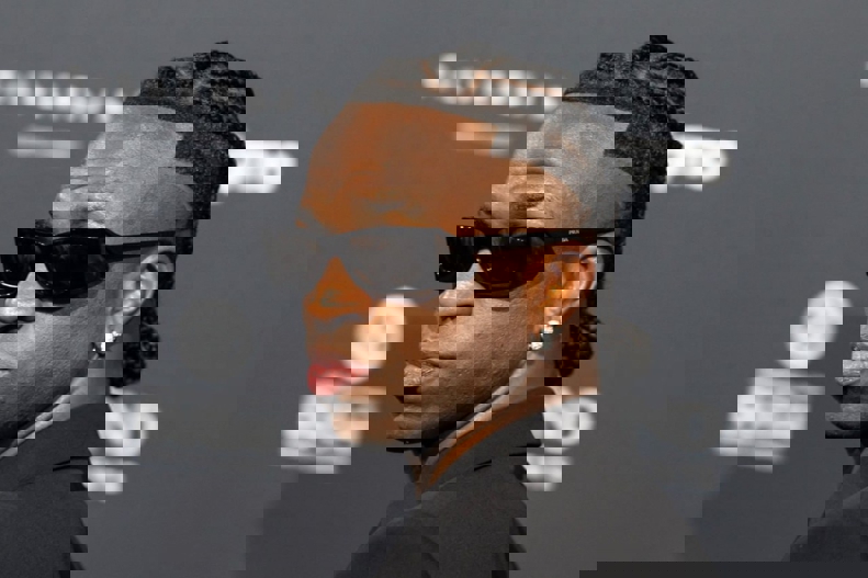 2128302