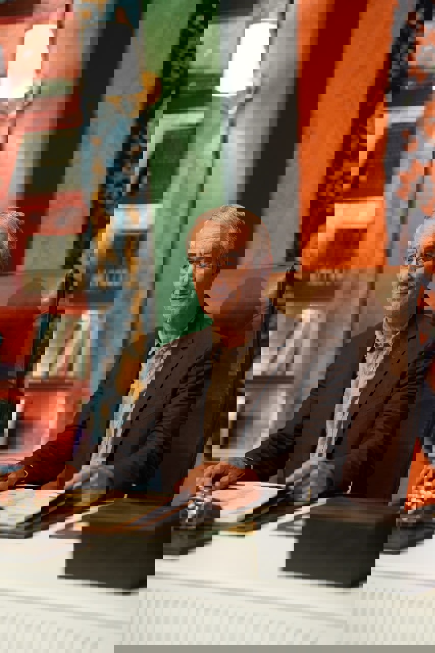 2128940