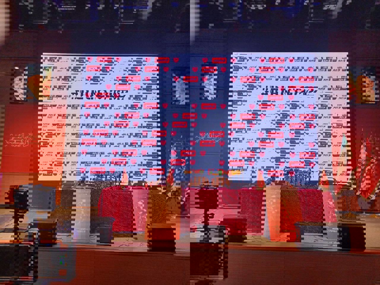 2129098