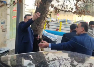 عزیزی خادم به سؤالات مهم پاسخ نداد