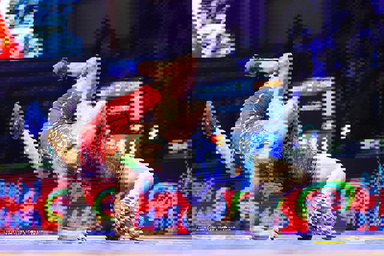 2129556