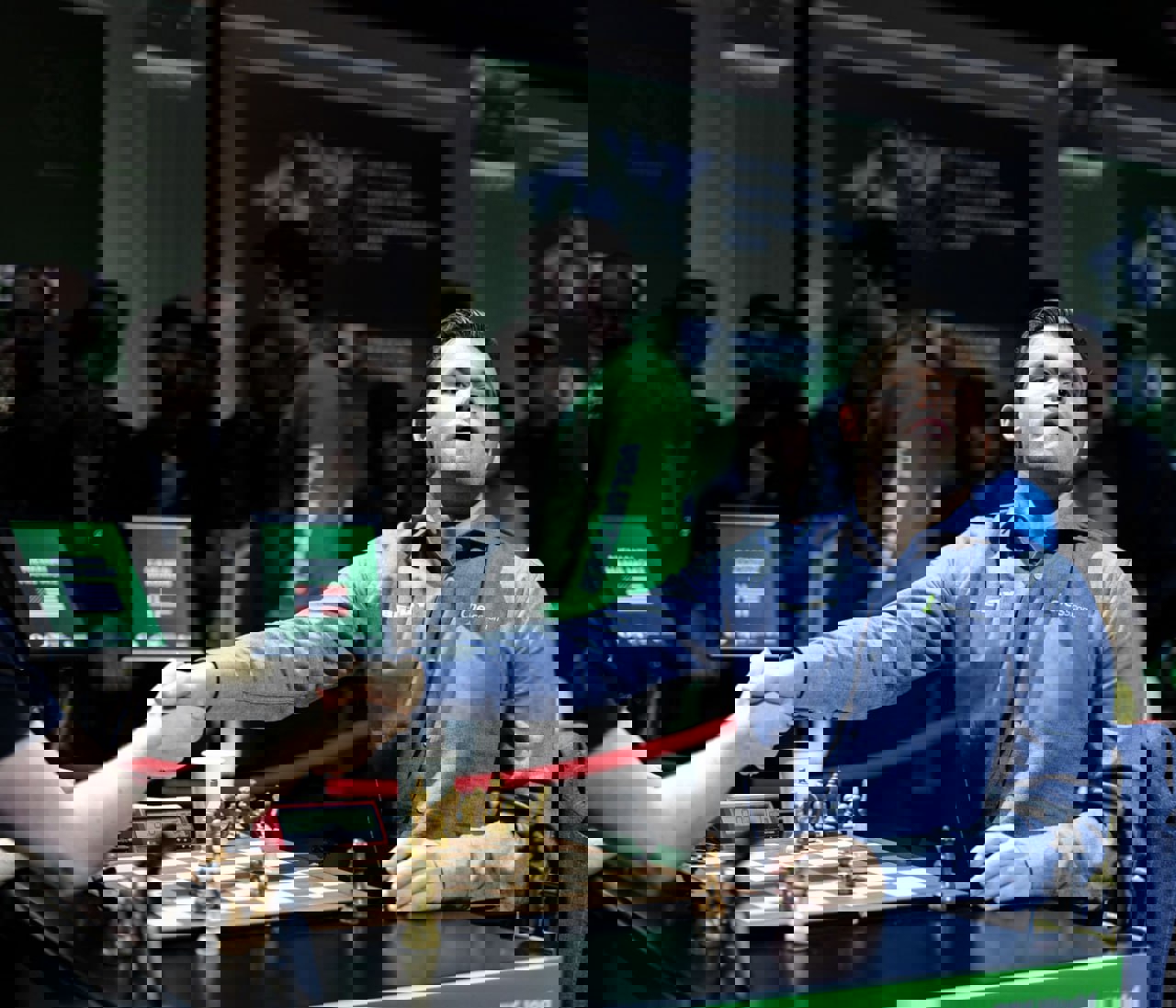 2129504