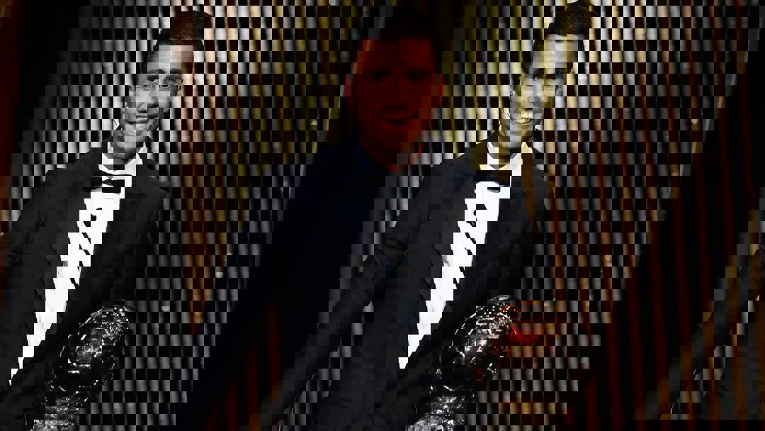 2129883