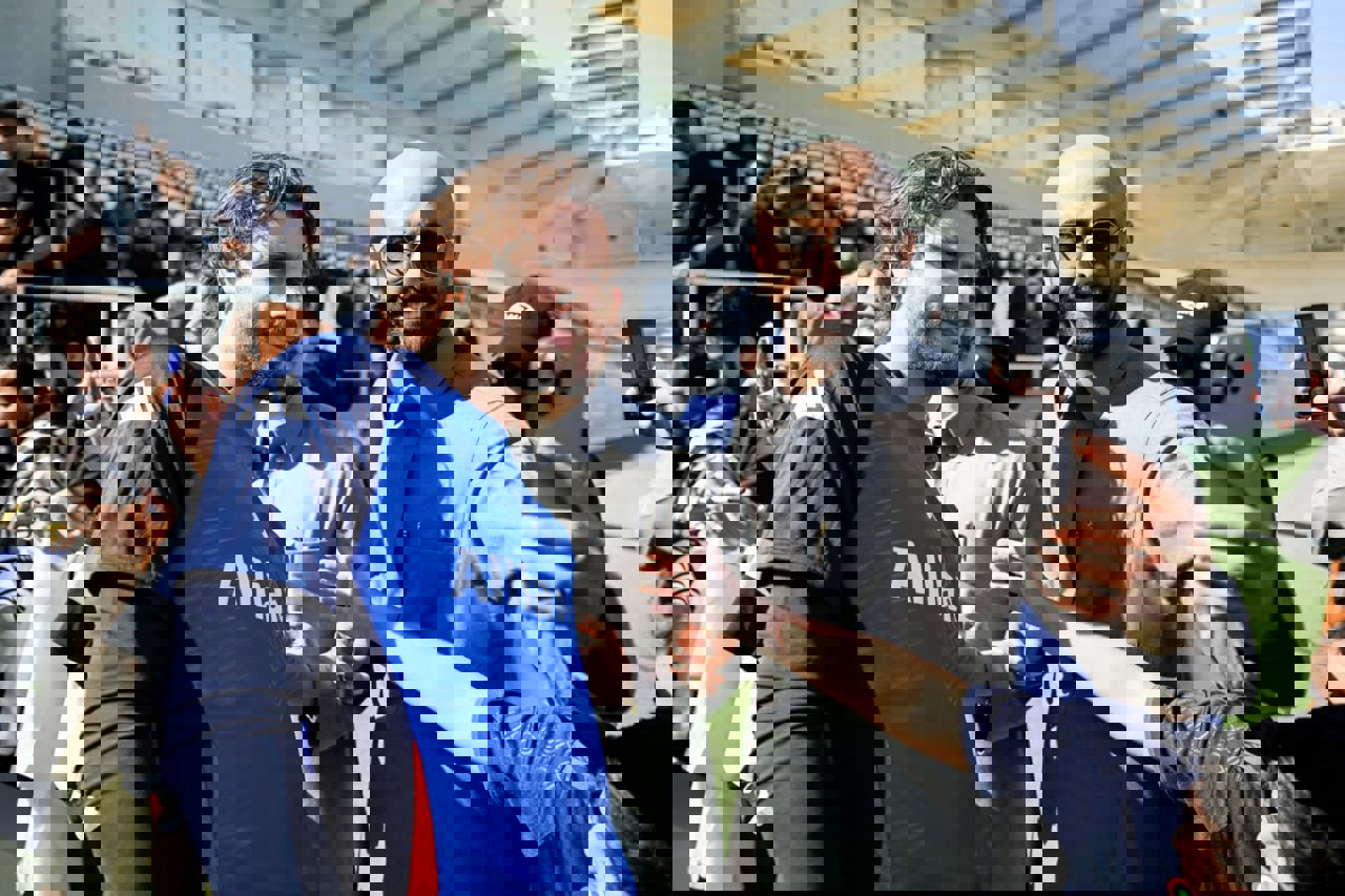 2129983