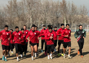 ستاره های فوتبال ایران نگهبانی می‌دهند!