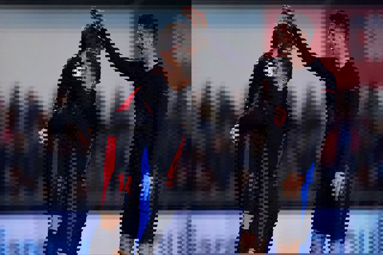 2130831