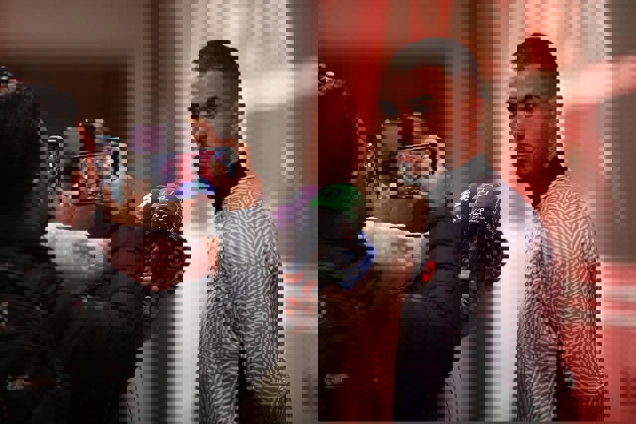 2130565
