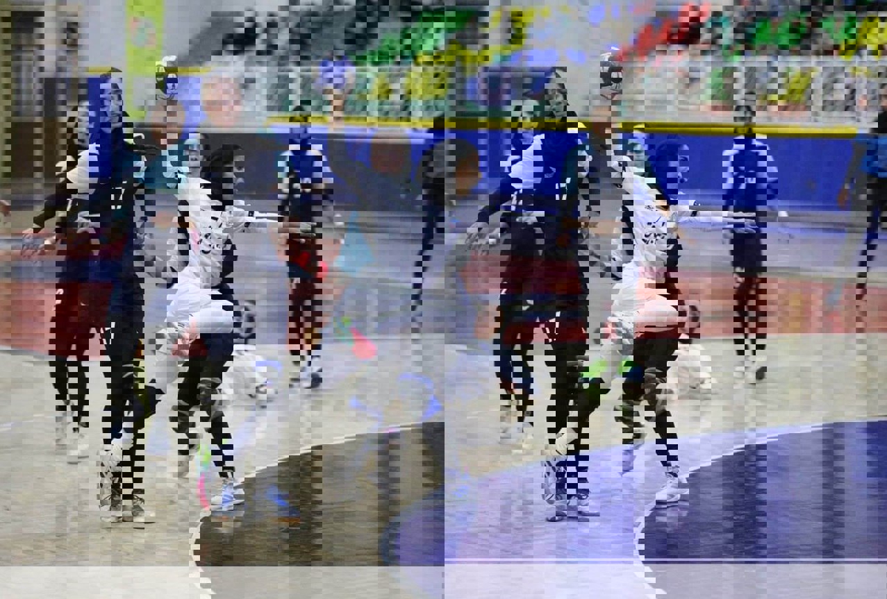 2130943