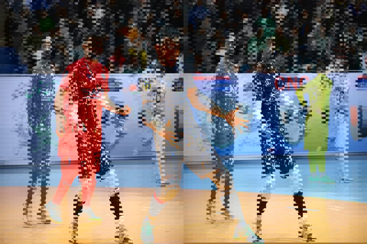 2131076