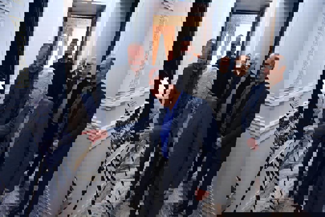 2131644