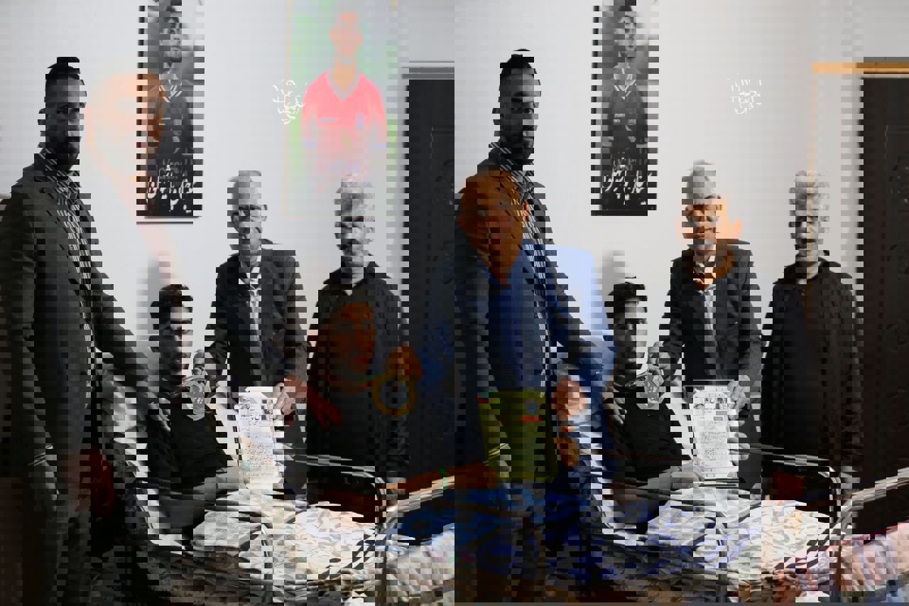 2131602