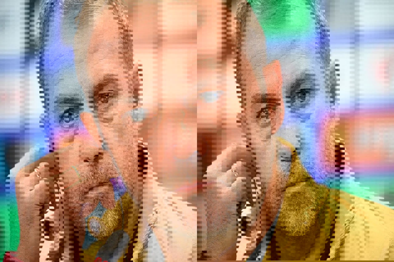 2131886
