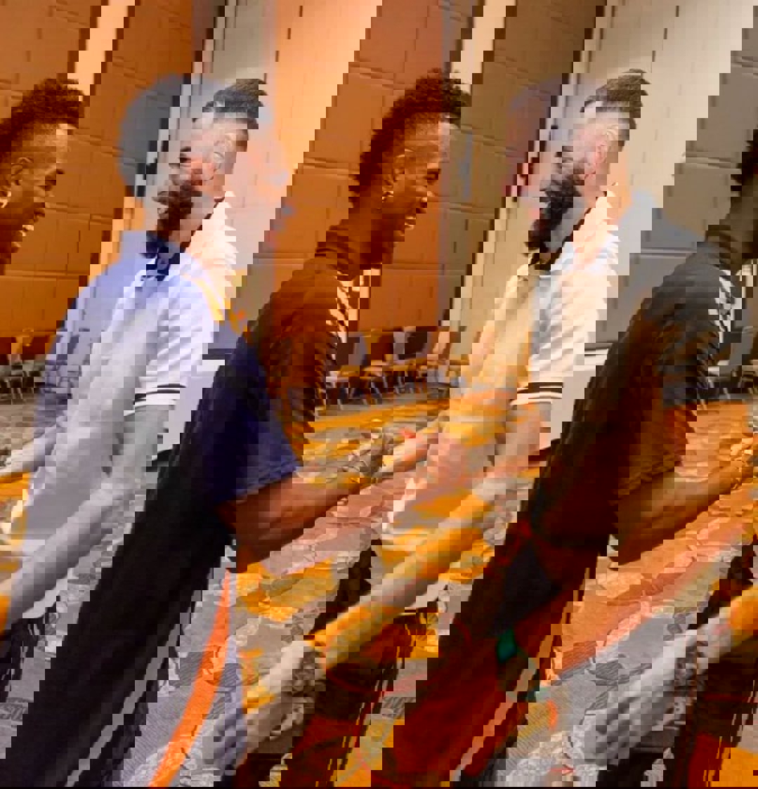 2132998
