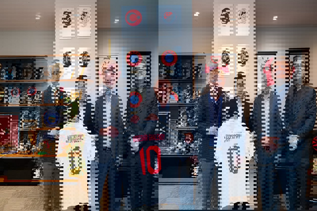 2135408