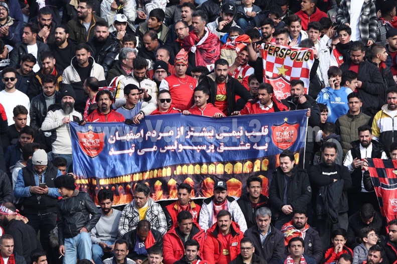 بنر خاص هواداران: در اصفهان پرسپولیسی هستیم! 2