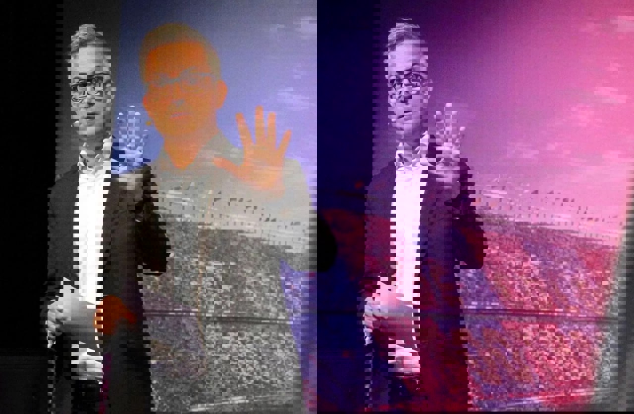 2135749