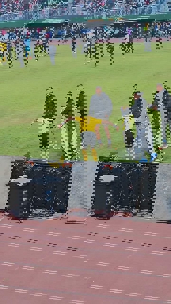 2135792