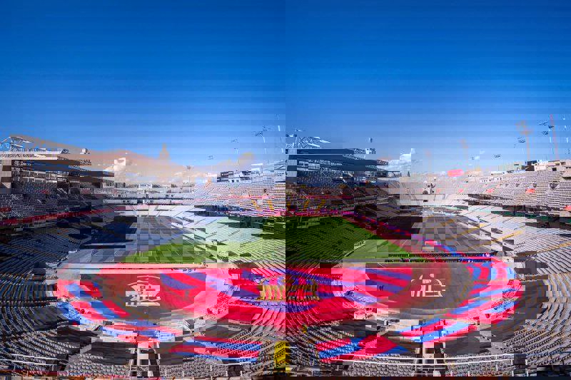 2135818