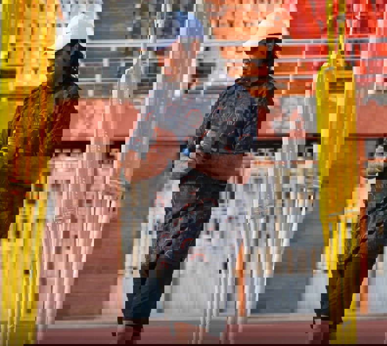 2135912
