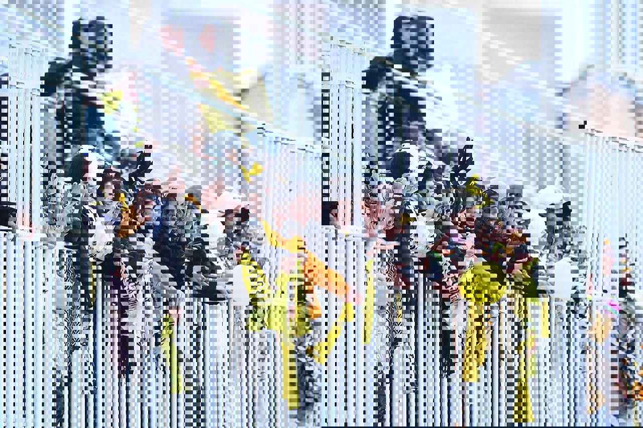 2136033