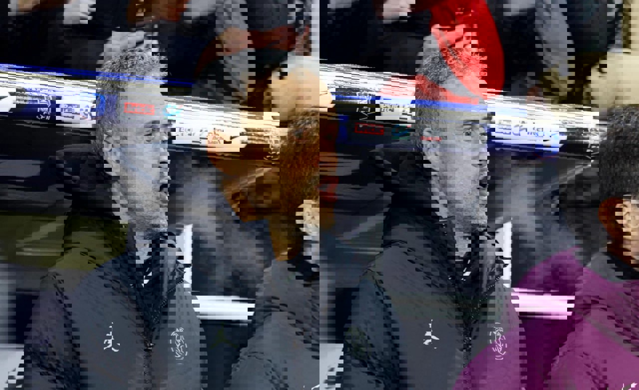 2136043