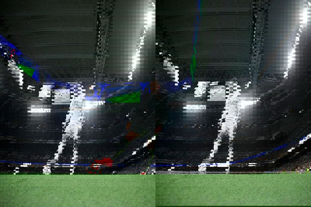 2136007
