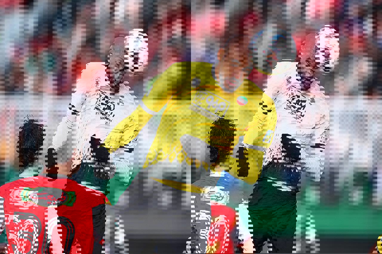 2136058