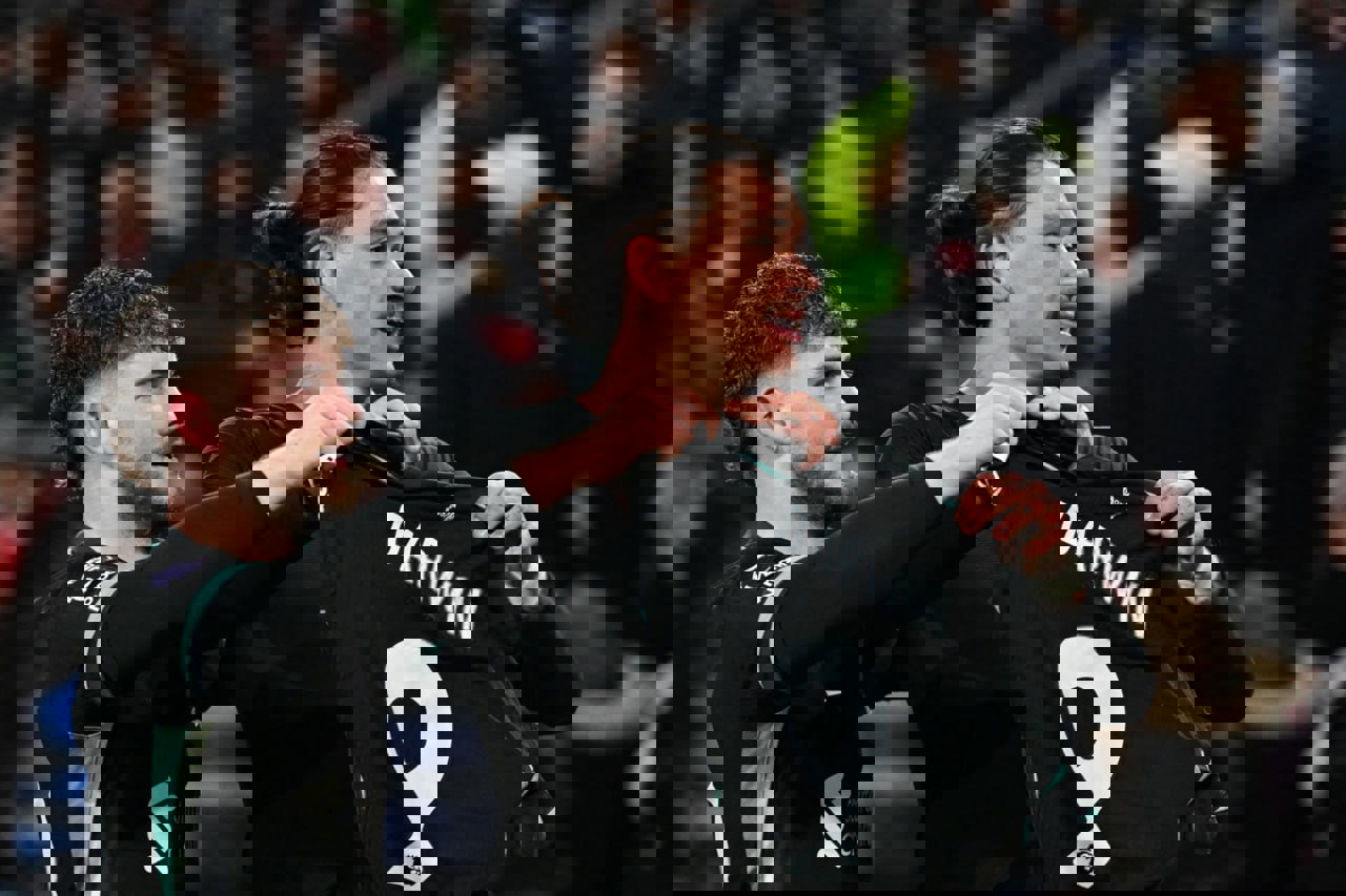 2136324