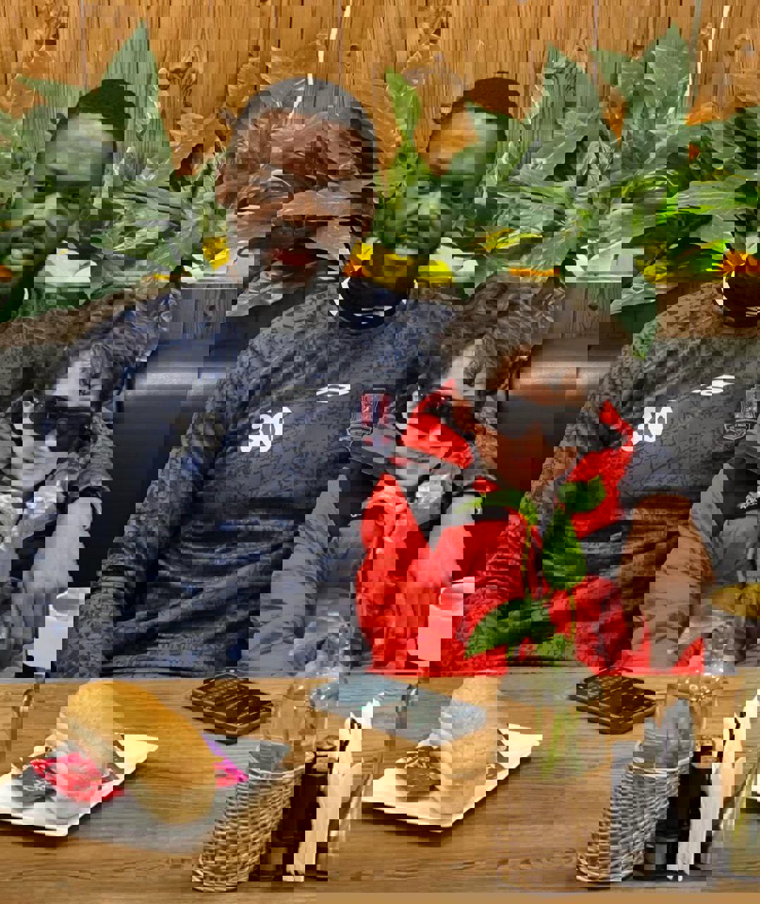 2136851