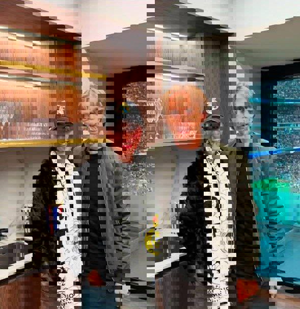 2136865