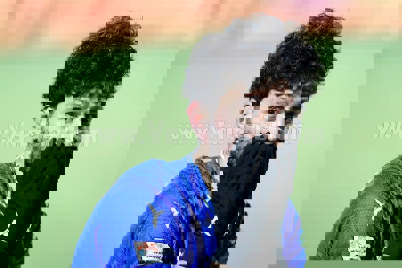 2136988