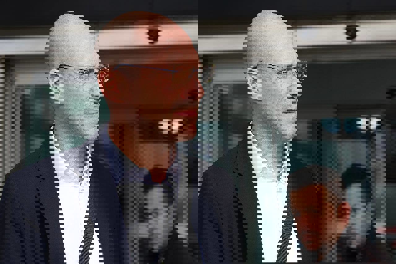 2137010