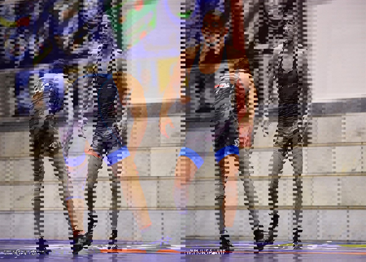2136985