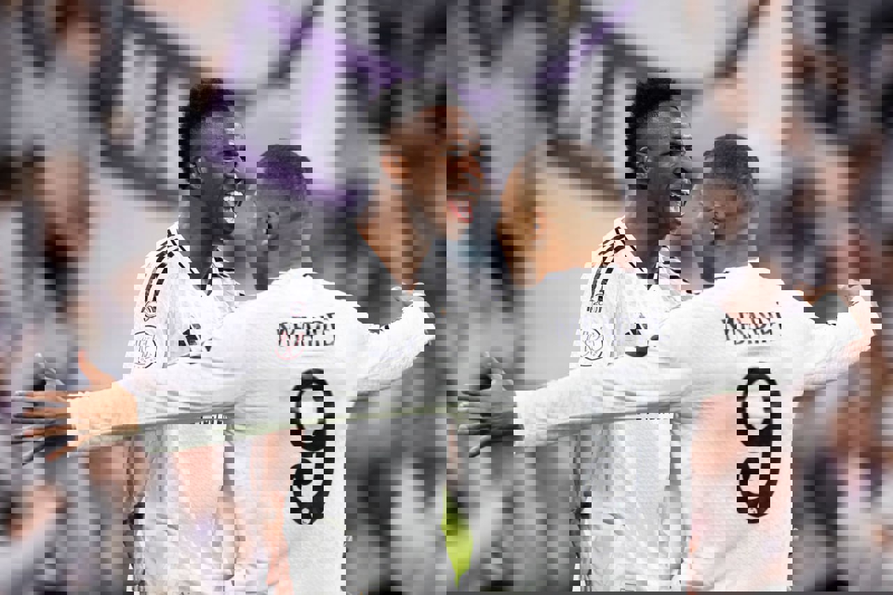 2137129