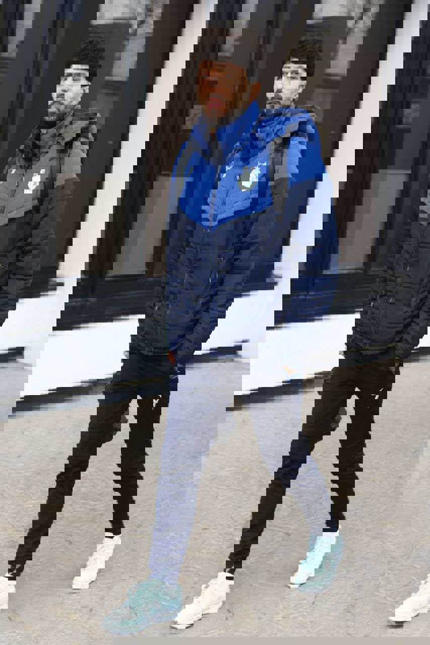 2137102