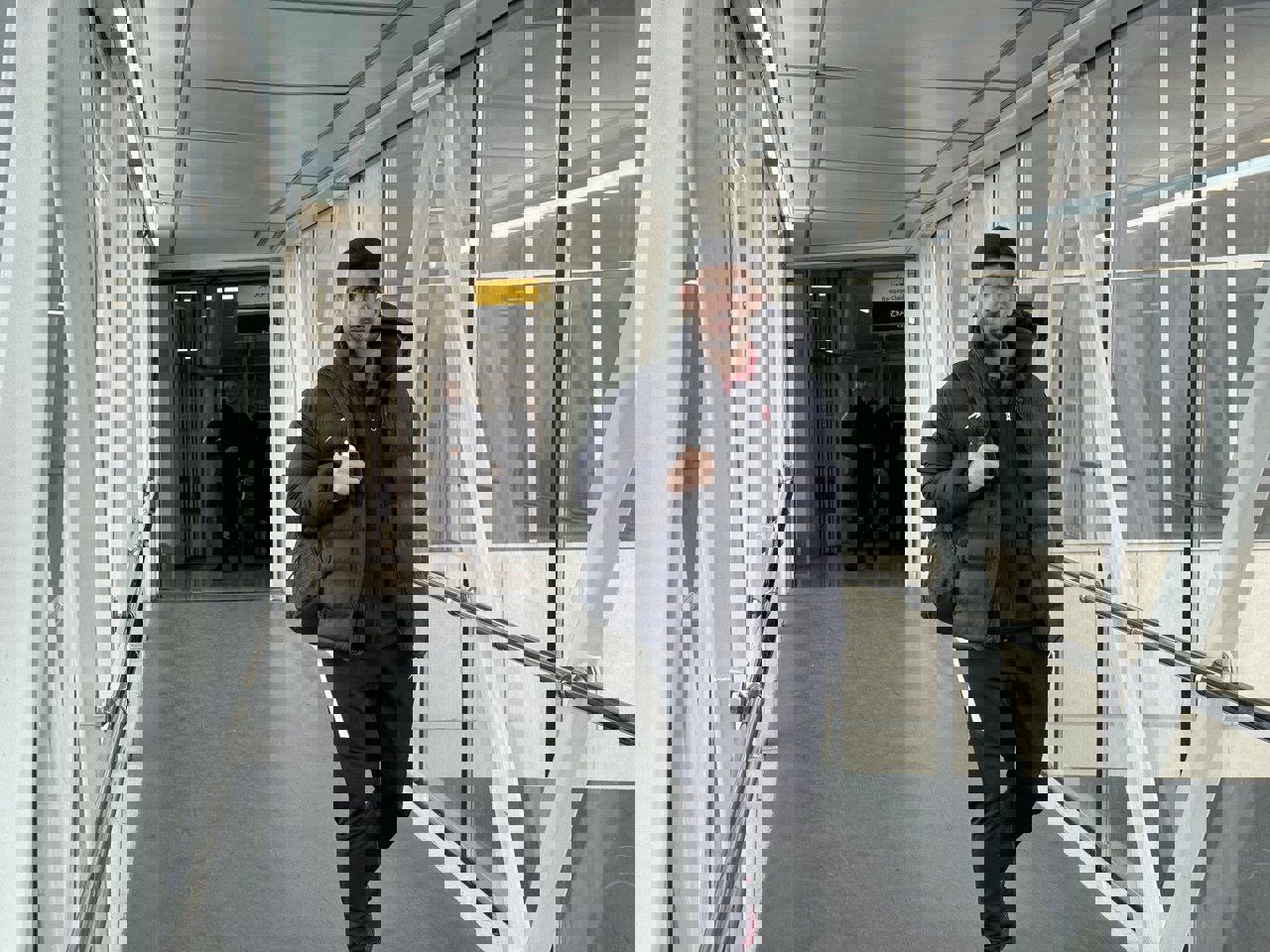 2137136