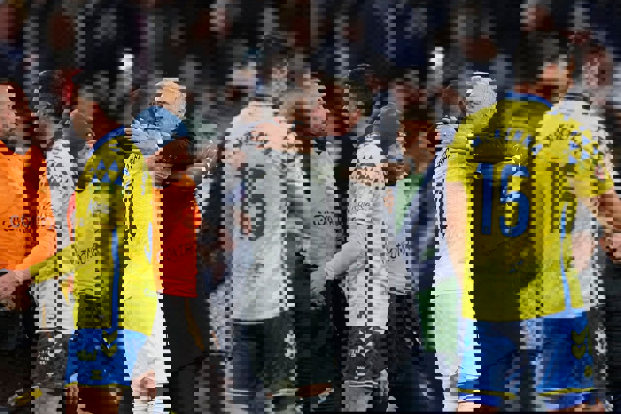 2137094