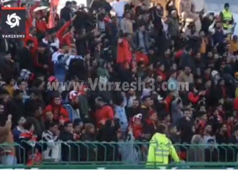 سکوهای پرسپولیسی فولادشهر یک‌صدا علیه درویش!