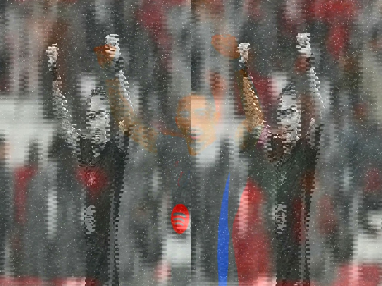 2137973