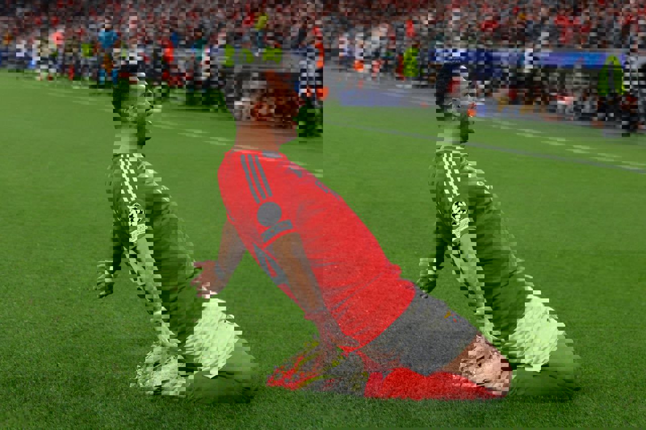 2137962