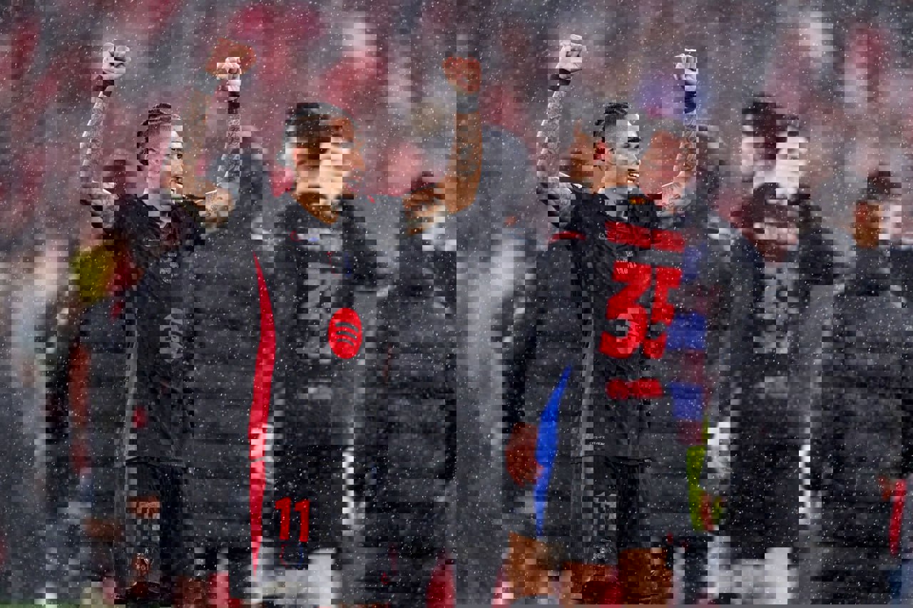 2138118