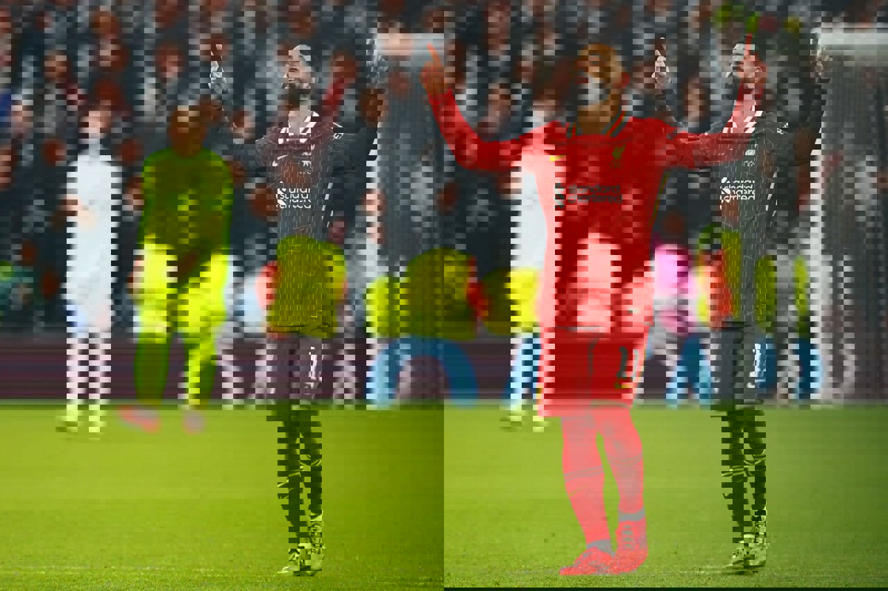 2138104