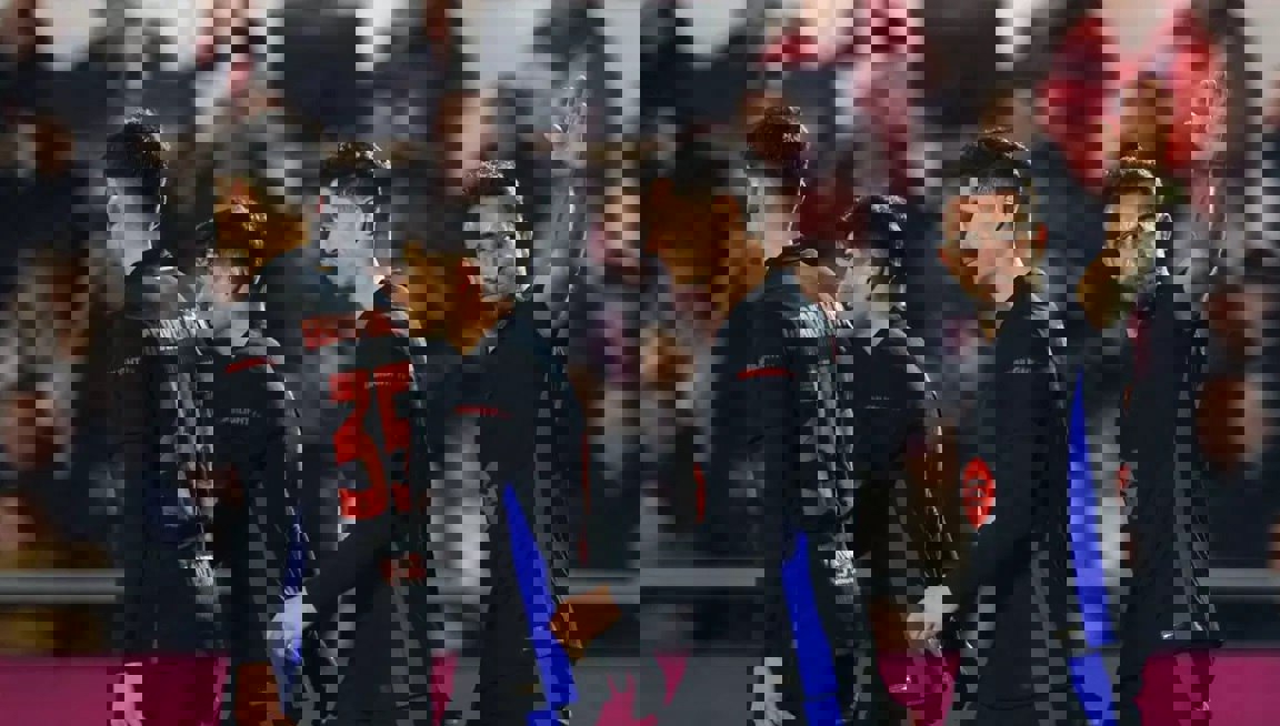 2138601