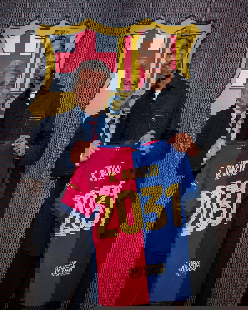 2138686