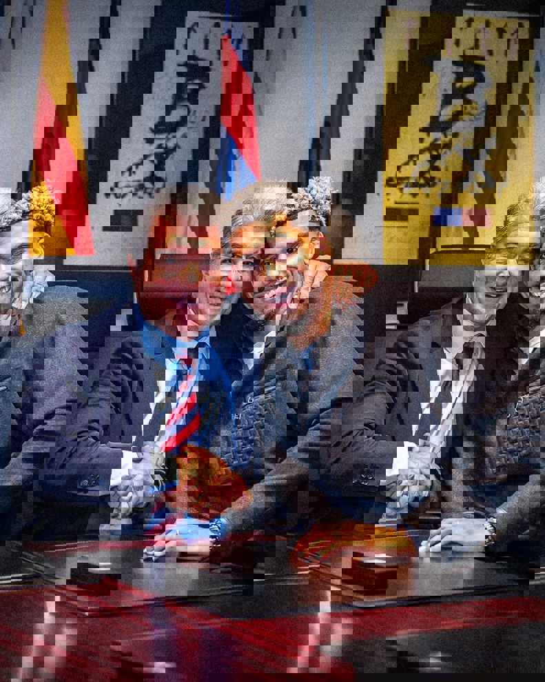 2138739