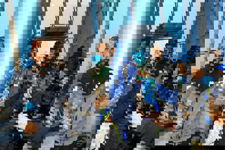 2138897